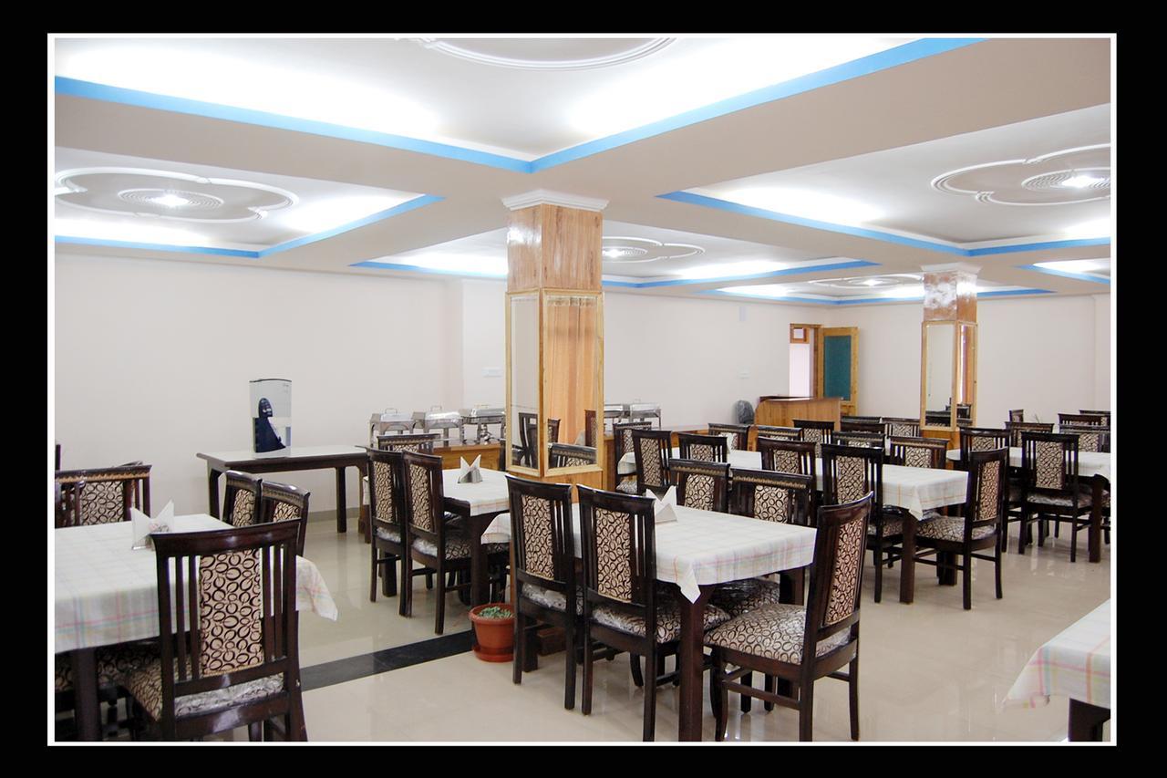 Hotel Nitesh Manāli Kültér fotó