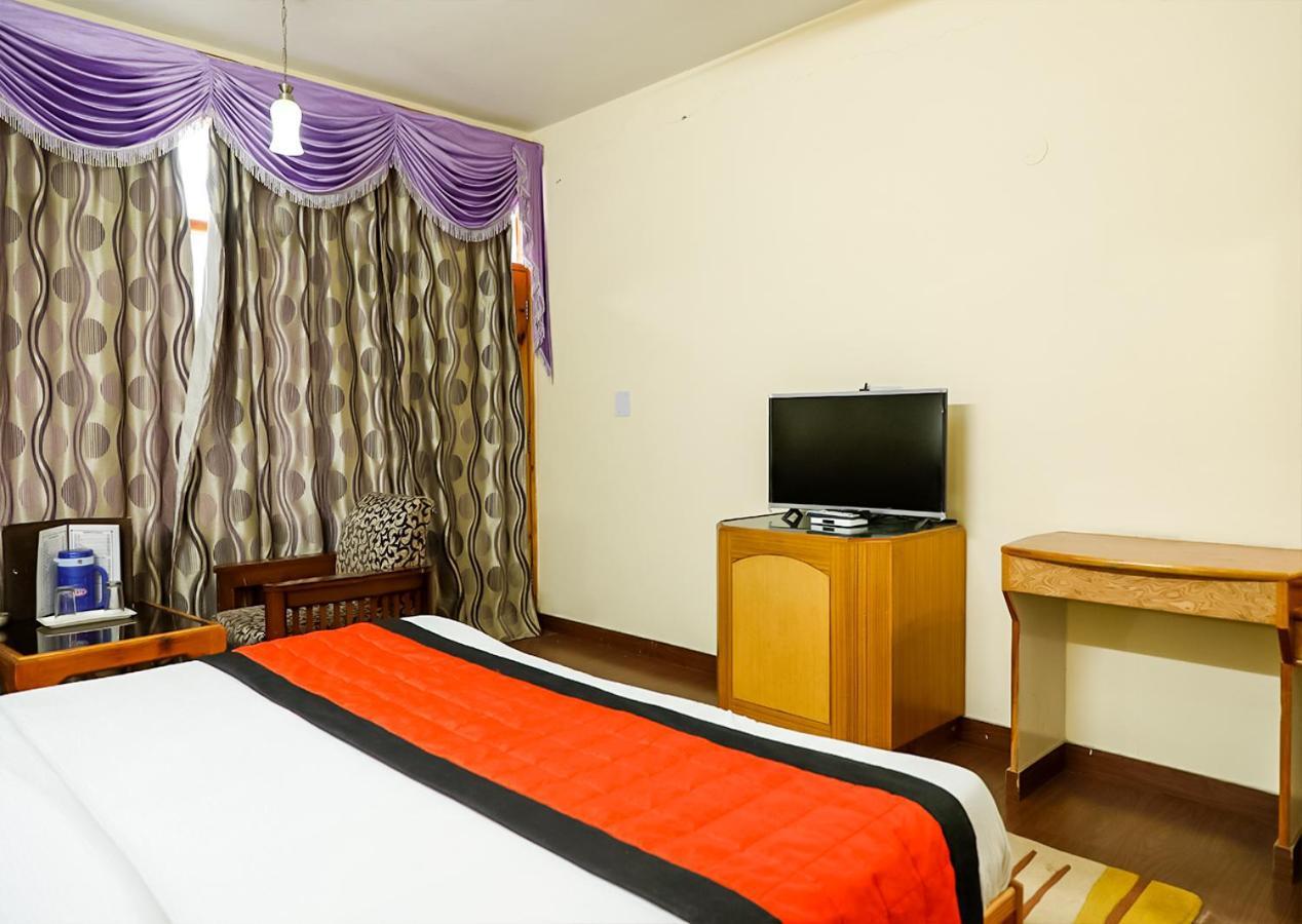 Hotel Nitesh Manāli Kültér fotó