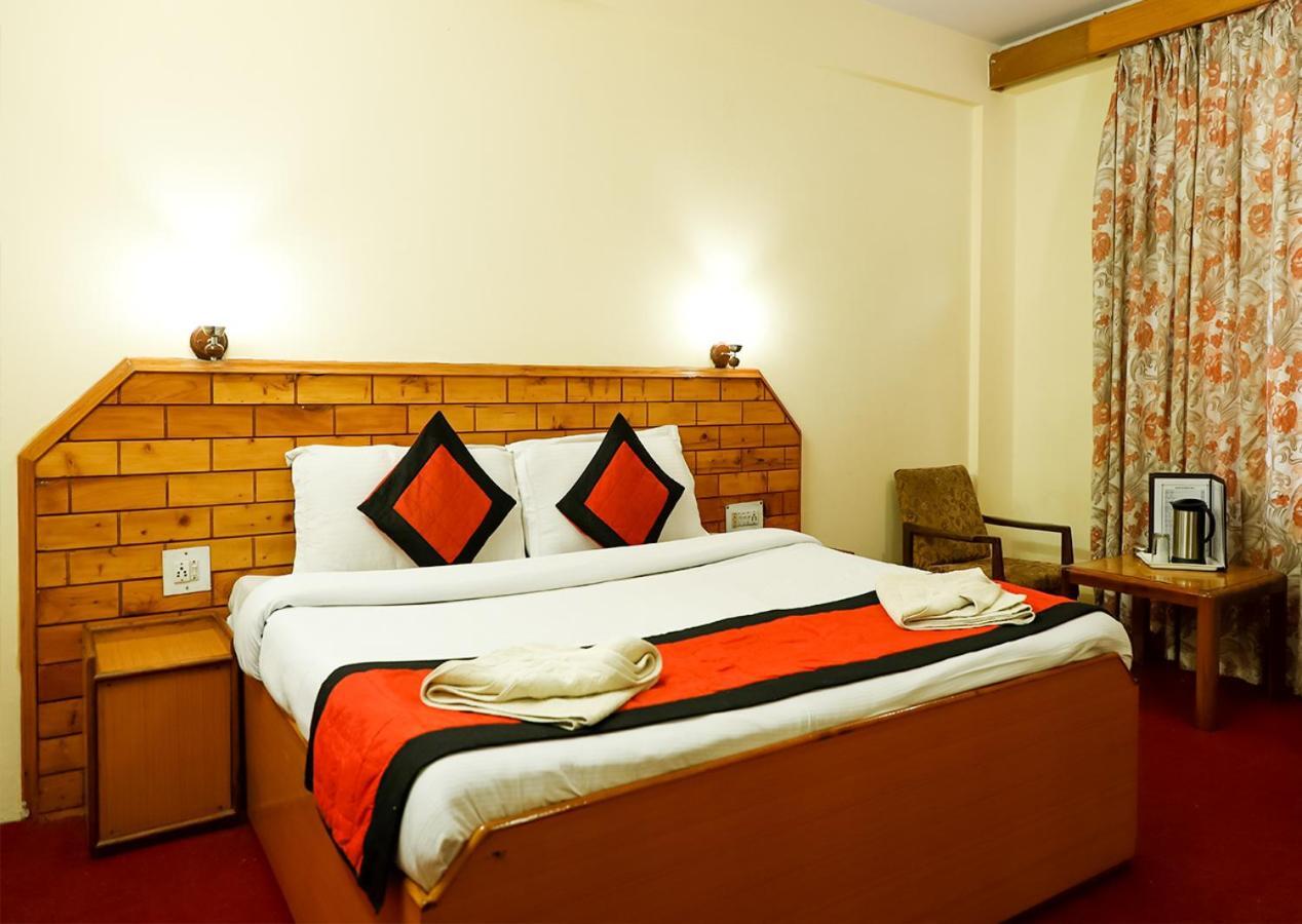 Hotel Nitesh Manāli Kültér fotó