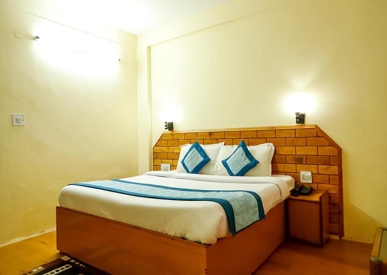 Hotel Nitesh Manāli Kültér fotó